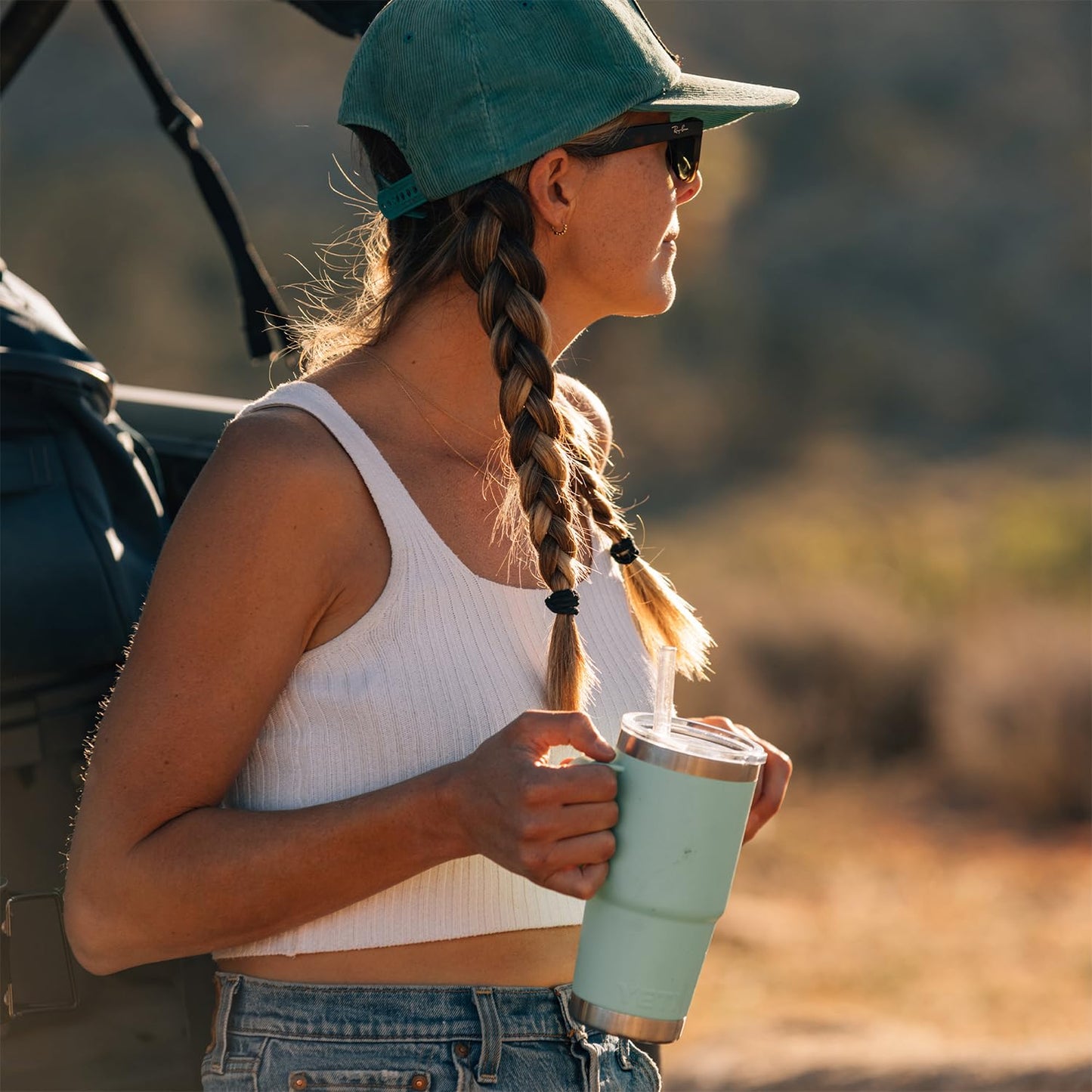 YETI Rambler 25 oz Tumbler with Handle and Straw Lid, Travel Mug Water Tumbler, Vacuum Insulated Cup with Handle, Stainless Steel, Camp Green