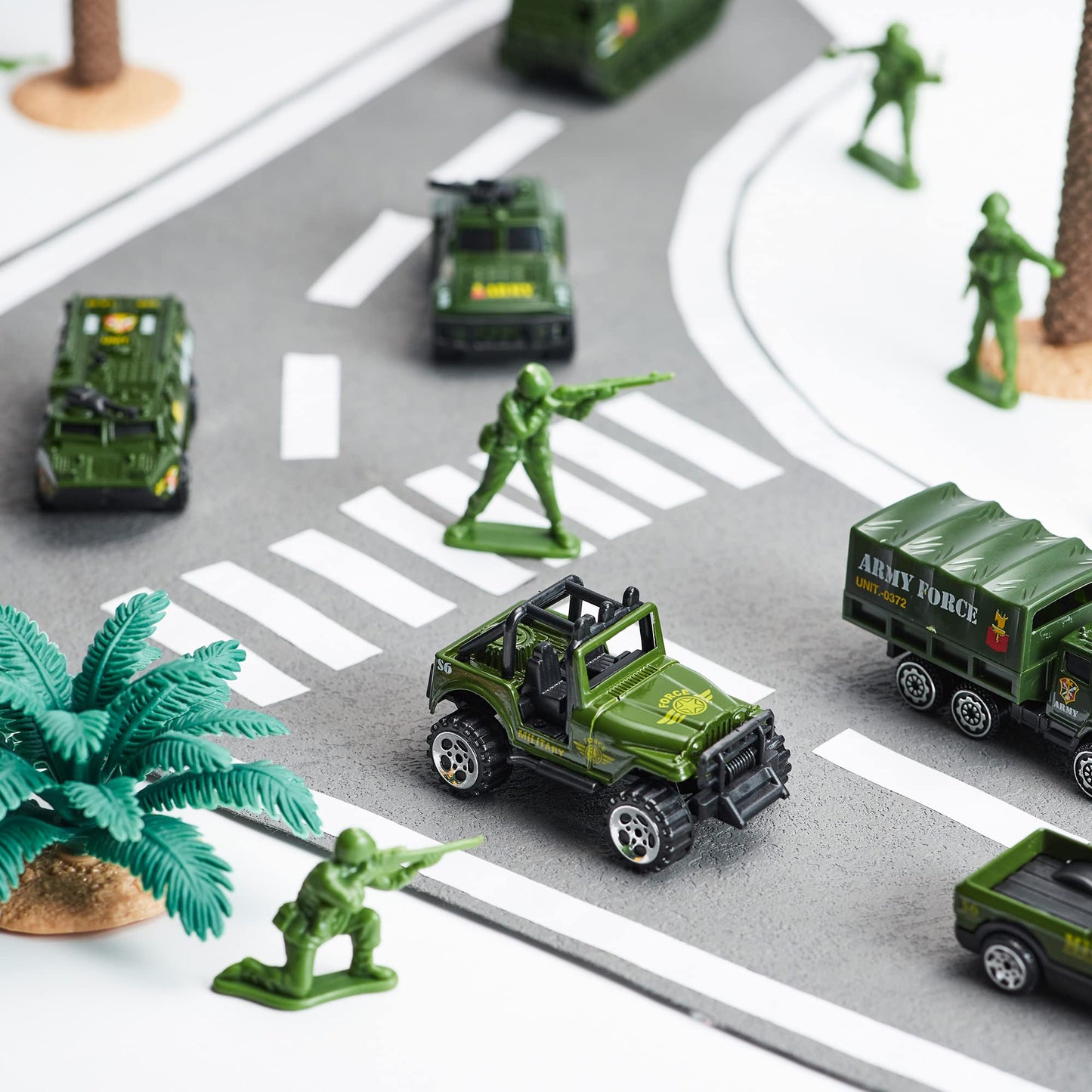 JOYIN 25 in 1 Green Military Big Truck Toys, Army Men Tanks Set with Soldier Men, Mini Battle Car Toy in Carrier Truck with Lights and Sounds, Gifts for Toddler Kids Boys Ages 3+